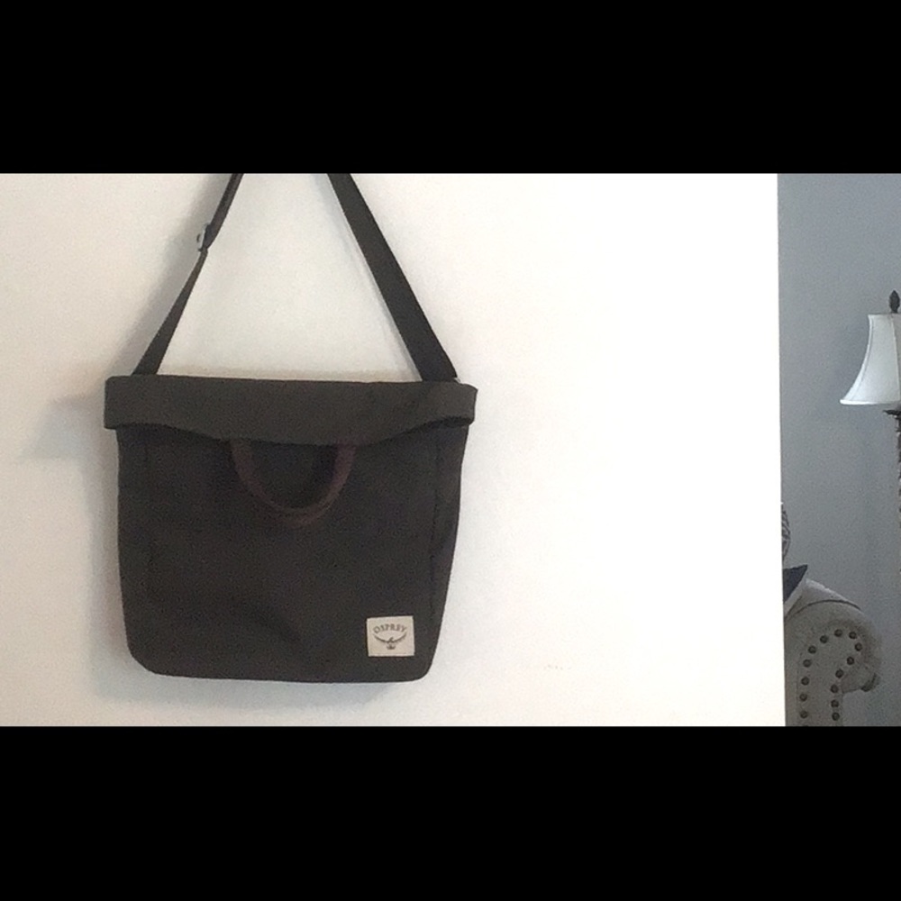 Osprey Arcane 12L Tote Bag in dark Army Green